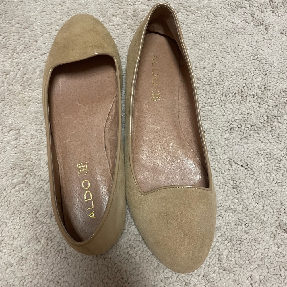 Neutral ballet slipper. Worn a couple of times only. Perfect condition